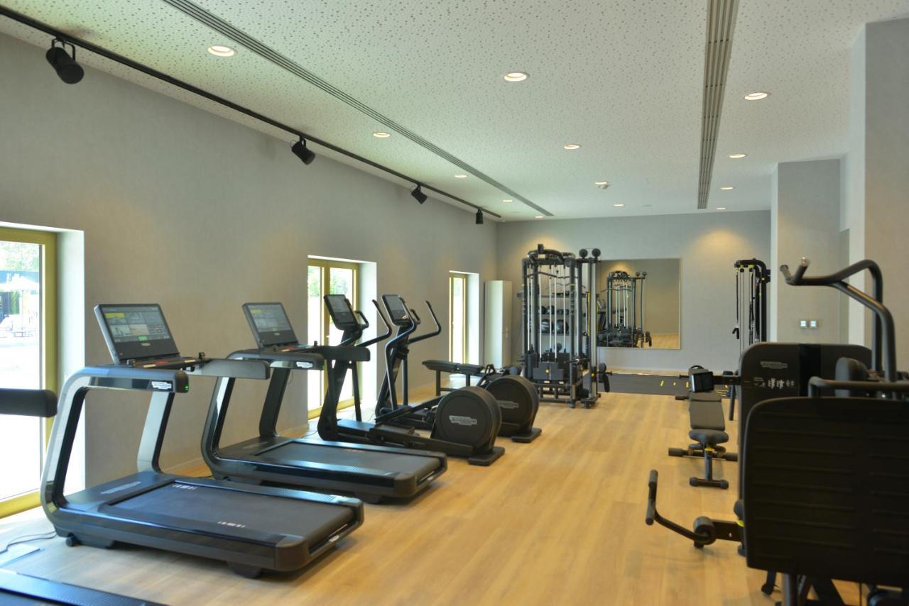 Mk Hotel Tirana Rinas Kültér fotó The gym at the hotel