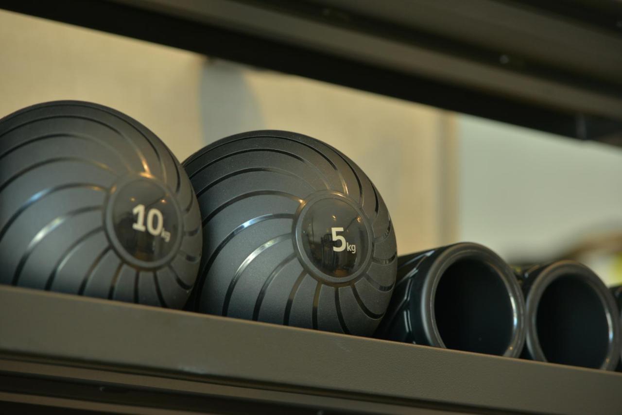 Mk Hotel Tirana Rinas Kültér fotó A set of kettlebells