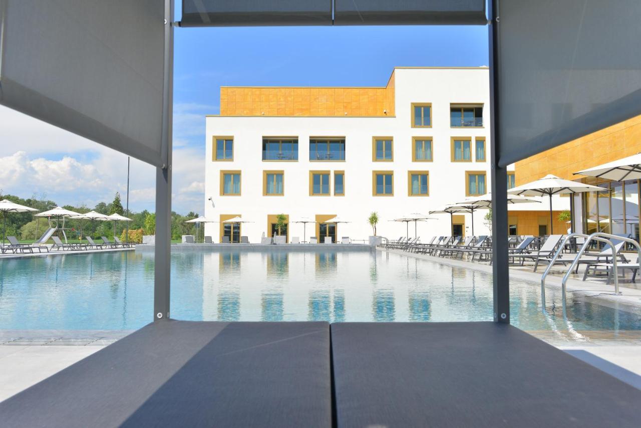 Mk Hotel Tirana Rinas Kültér fotó
