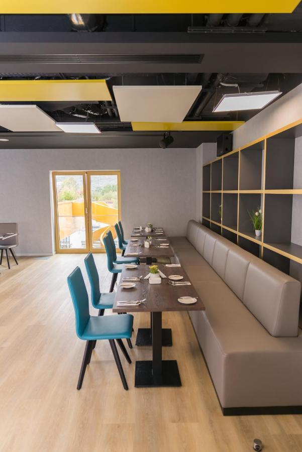 Mk Hotel Tirana Rinas Kültér fotó Restaurant interior