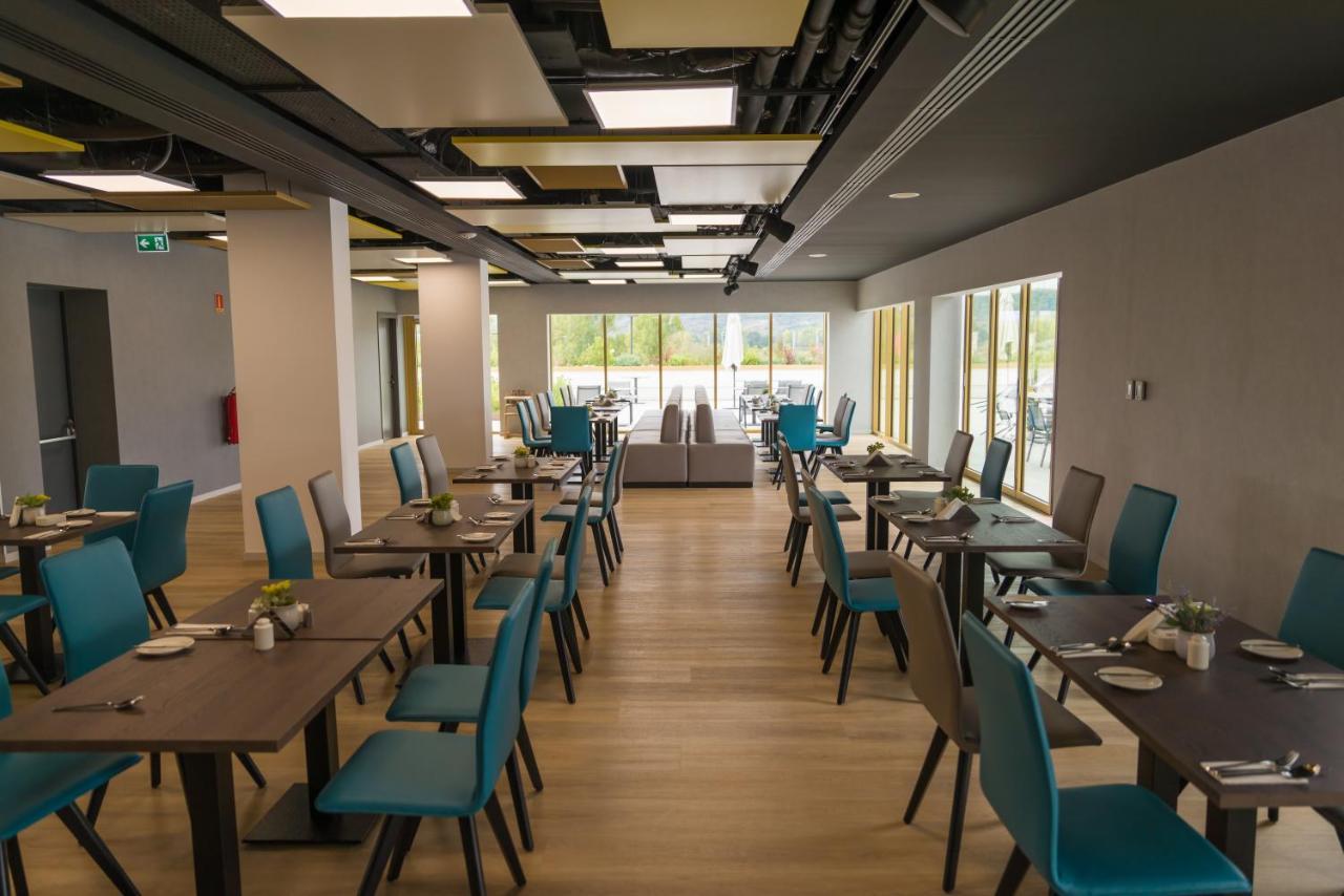 Mk Hotel Tirana Rinas Kültér fotó The restaurant at the new terminal